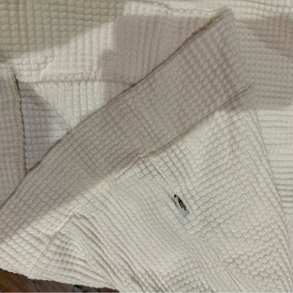 North face cream pull over - Picture 4 of 5